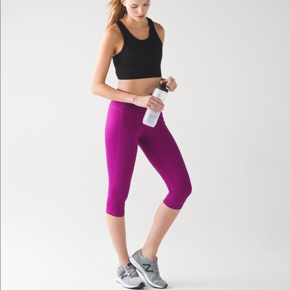 Lululemon Fast Times 17" Crop in Deep Fushia - Picture 2 of 16